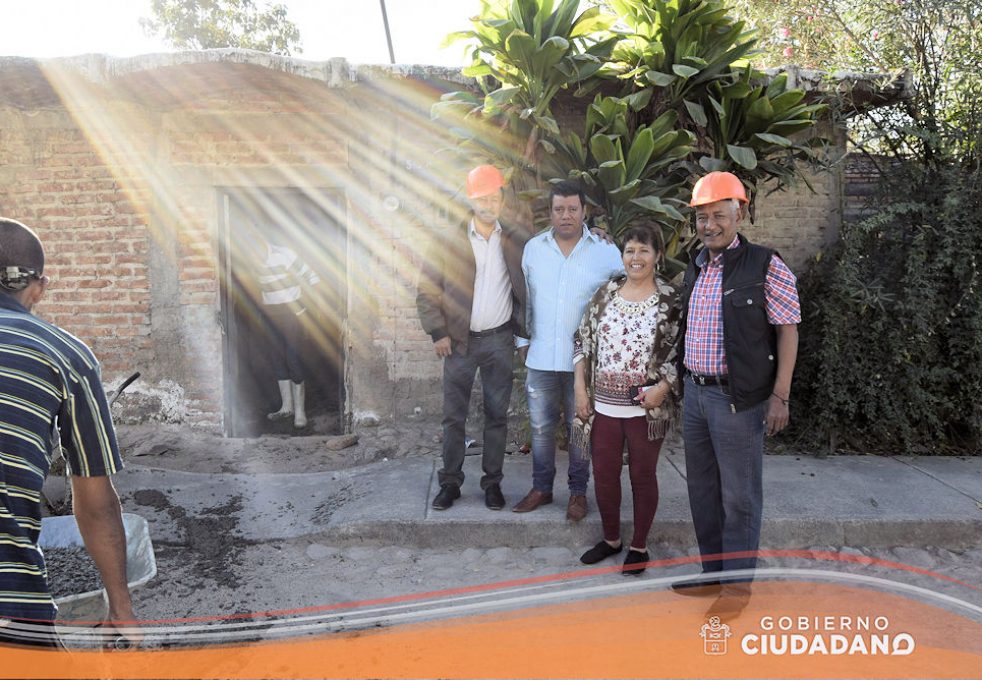 apoyo-piso-firme-en-el-municipio-acatlan-de-juarez-2017-01