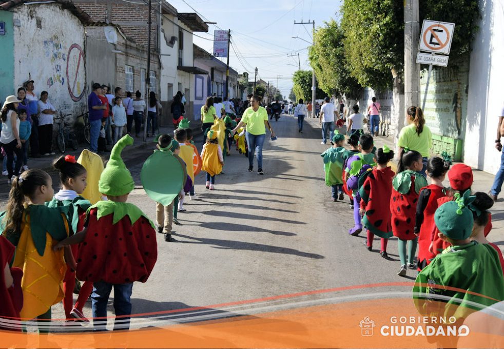 desfile-dia-internacional-de-la-alimentacion-acatlan-de-juarez-2016-04