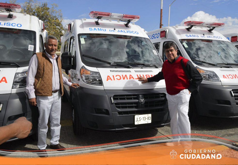 entrega-de-ambulancia-para-acatlan-de-juarez-2017-04