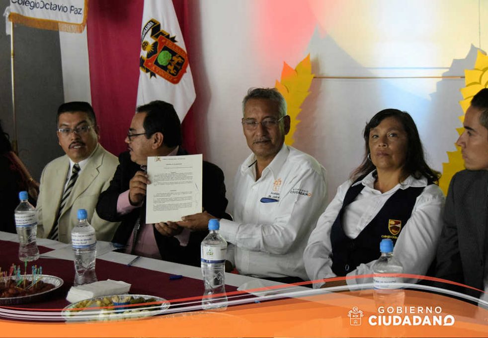 firma-de-convenio-universidad-la-paz-acatlan-2016-06