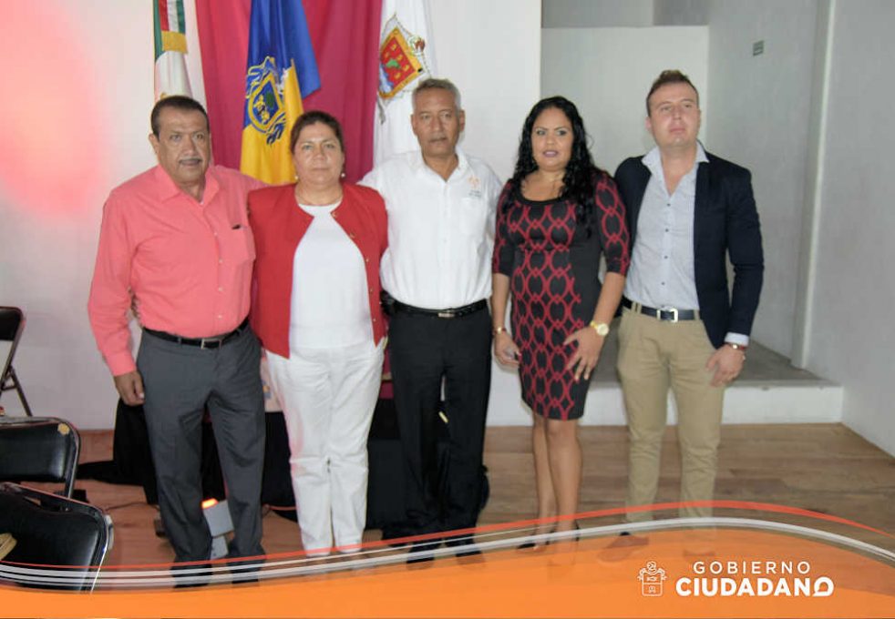 firma-de-convenio-universidad-la-paz-acatlan-2016-08